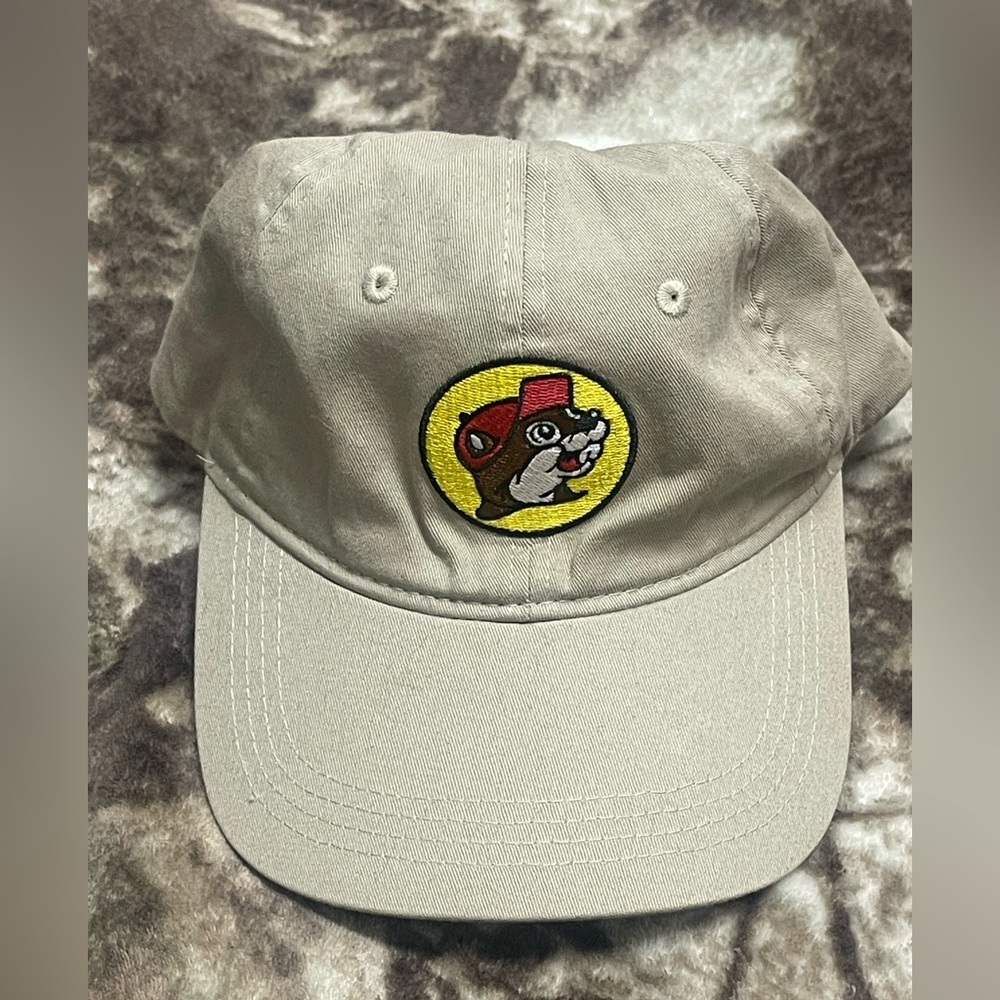 Buc-ees Tan Hat with beaver Patch Rare